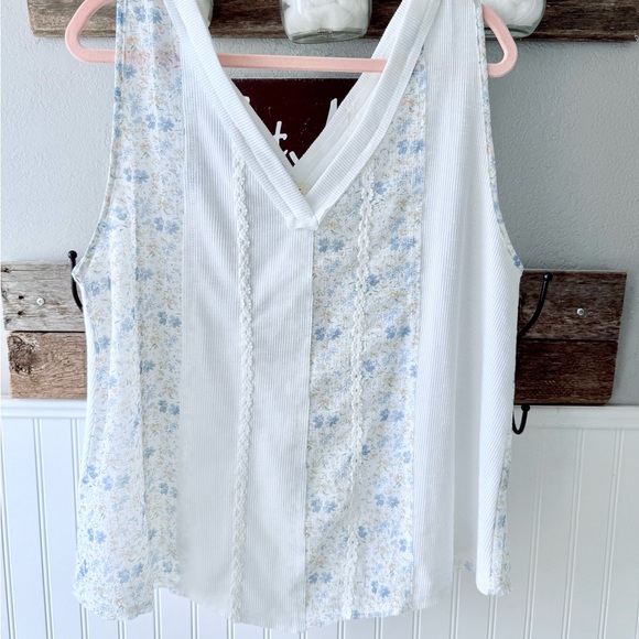 POL Tops - POL White and Blue Floral Blouse